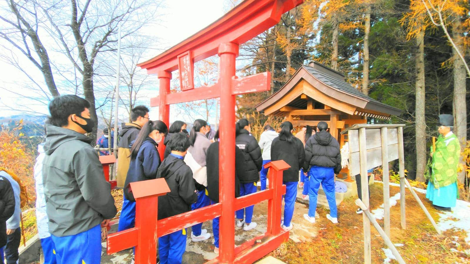 すべらない神（紙）様 | 十日町市観光協会