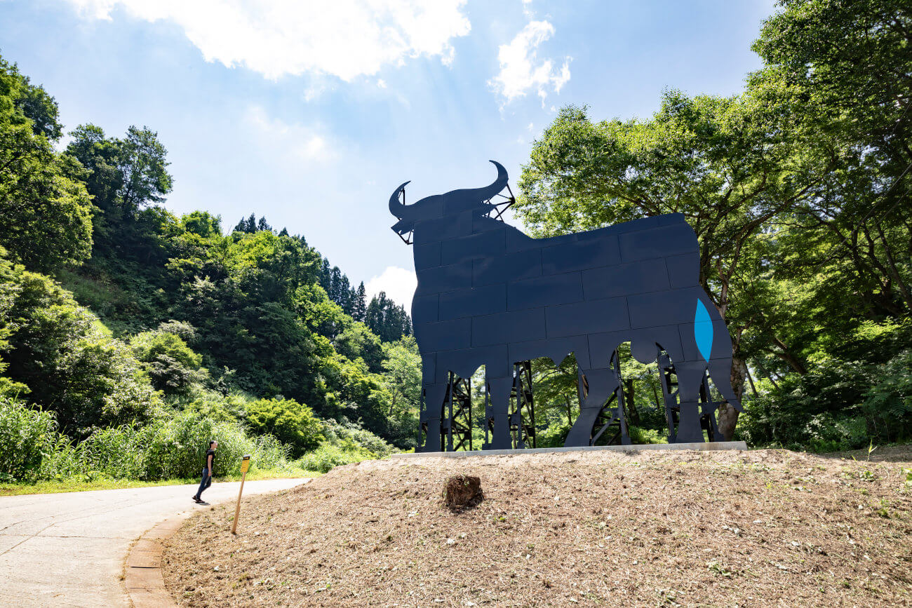 スペイン発・バイクで“牛”を巡る旅人が松之山温泉へ！？ 世界が注目